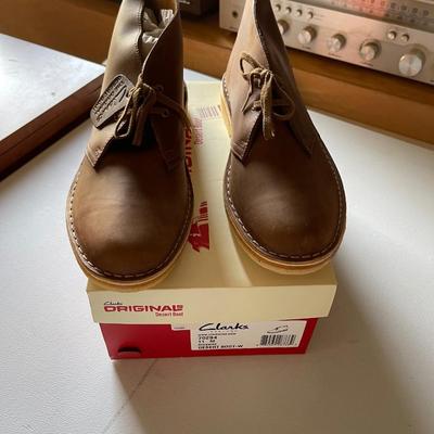 Clarks  Woman's Size 11 Desert Boot New in Box