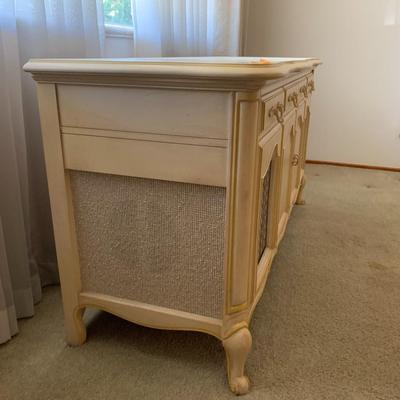 Vintage Magnavox Stereo Console