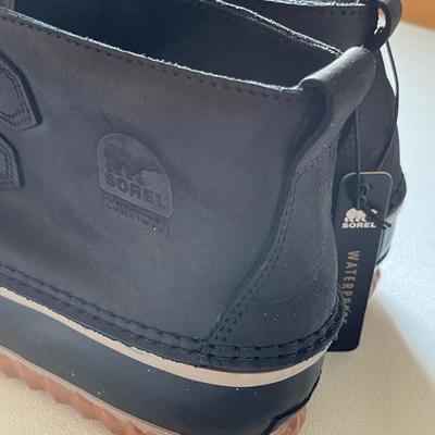 Sorel Woman's 11 Snow boot - New / unworn