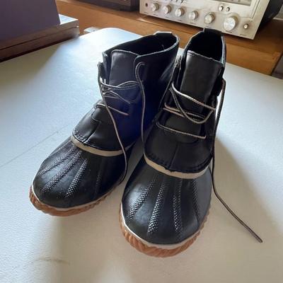 Sorel Woman's 11 Snow boot - New / unworn