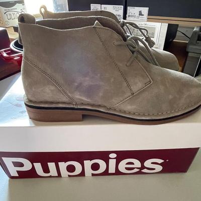 Hush Puppies Woman's 11 W mid rise - New in Box
