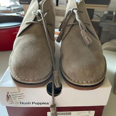 Hush Puppies Woman's 11 W mid rise - New in Box