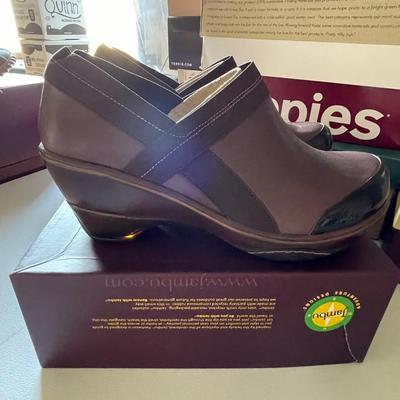 Jambu Woman's size 11 new in box