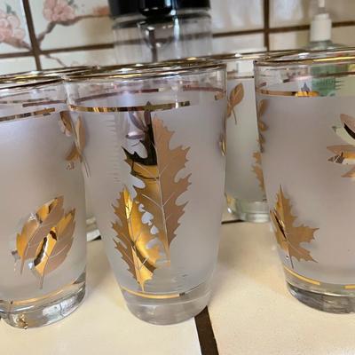 Retro Barware - set of 30 glasses