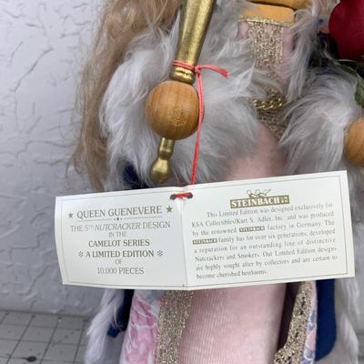 #25 SIGNED Steinbach Queen Guenevere Nutcracker Limited Edition of Camelot Series 17