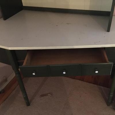 Corner desk with removable upper hutch