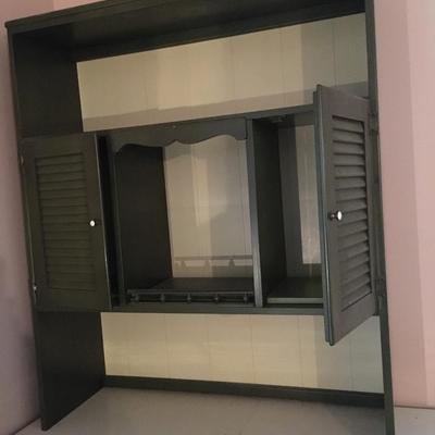 Corner desk with removable upper hutch