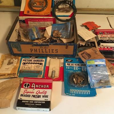 Vintage picture hanging accessories