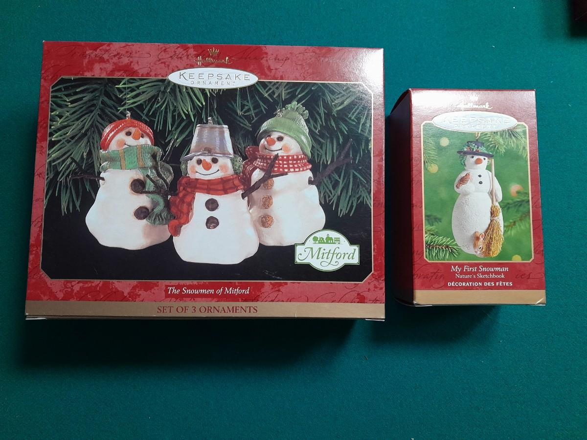 LOT 240 HALLMARK CHRISTMAS SNOWMEN