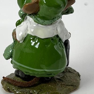 Wee Forest Folk Folk Lady M-195b