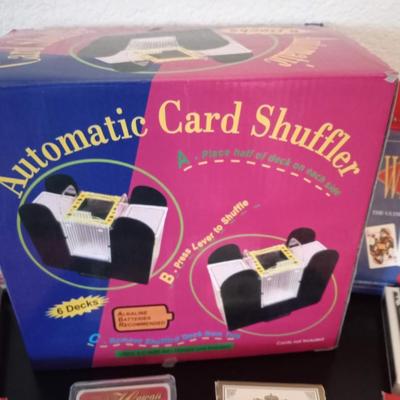 LOT 112  AUTOMATIC CARD SHUFFLER, DECKS OF CARDS AND WIZARD CARD GAME (1st Bdr)