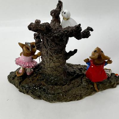Wee Forest Folk Sisters Ghostly Trick