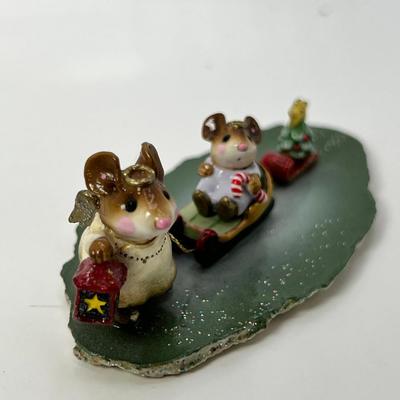 Wee Forest Folk Lighting the Way M-262