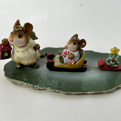 Wee Forest Folk Lighting the Way M-262