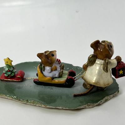 Wee Forest Folk Lighting the Way M-262