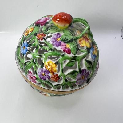 Bone China Herend Strawberry Finial Openwork Ball