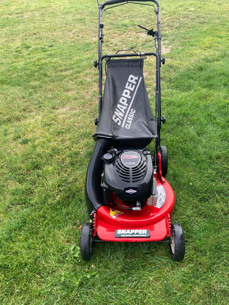 LOT 94 SNAPPER MULCHING CONVERTIBLE LAWNMOWER SHED EstateSales