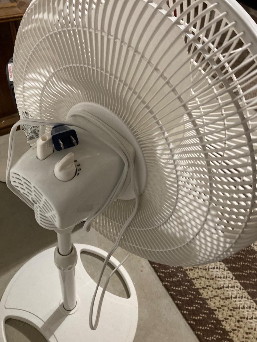 LOT 72 HOLMES HEATER AND GALAXY OSCILLATING FAN (Basement