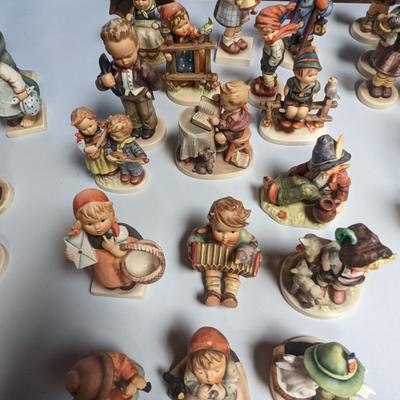 Hummel Figurines- Lot of 105 pieces in various sizes