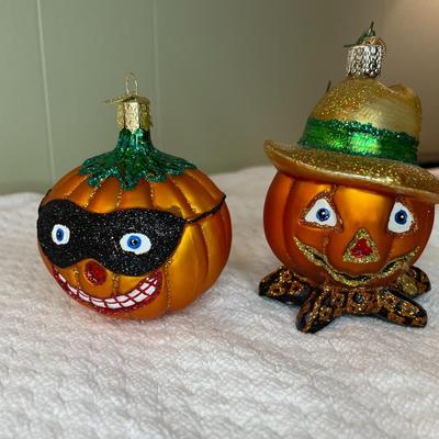 2 Halloween Ornament Set