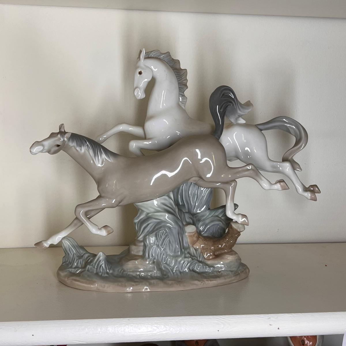 Large Lladro Glazed Porcelain-Horses Galloping Figurine | EstateSales.org
