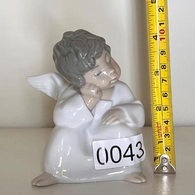 Lladro Angel Thinking Figurine