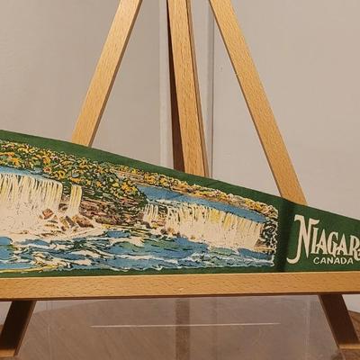 Lot 13: Vintage Niagara Falls Canada Pennant