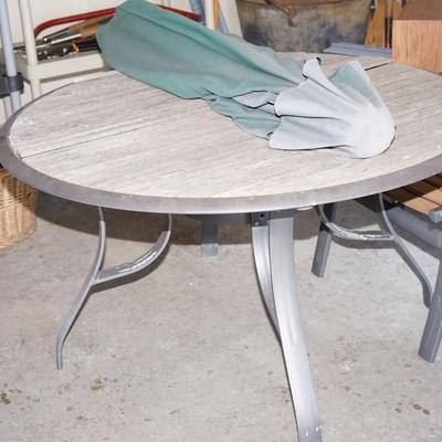 PATIO TABLE 60" WITH FOUR CHAIRS AND UMBRELLA/ WOOD SLAT