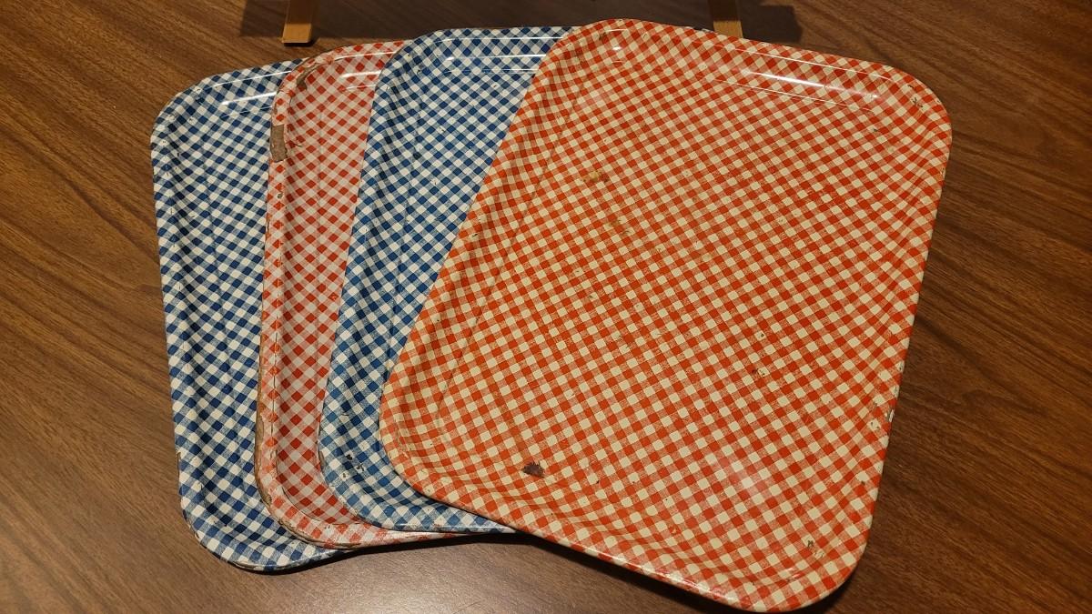 Lot 40: Vintage Metal Red & White and Blue & White Check Trays ...