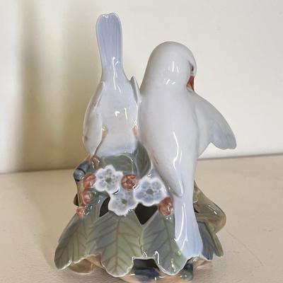Royal Copenhagen Porcelain figurine, birds, Lovebirds