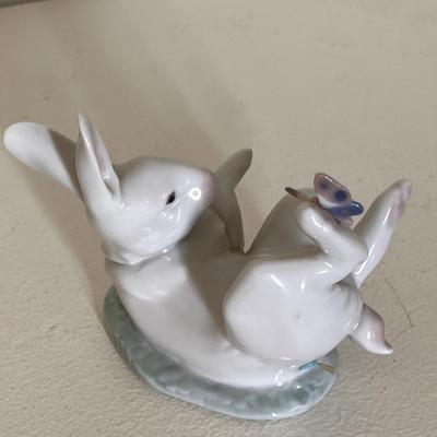 Lladro That Tickles Bunny Rabbit Figurine 1991