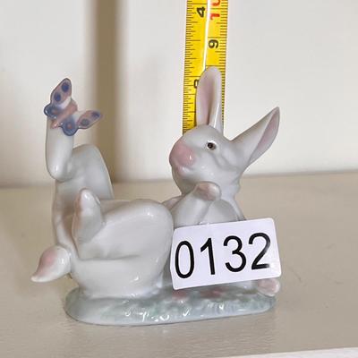 Lladro That Tickles Bunny Rabbit Figurine 1991