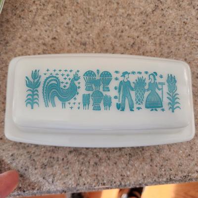 Pyrex Early American Mixing Bowl &  Amish Butterprint Turquoise White Butter Dish