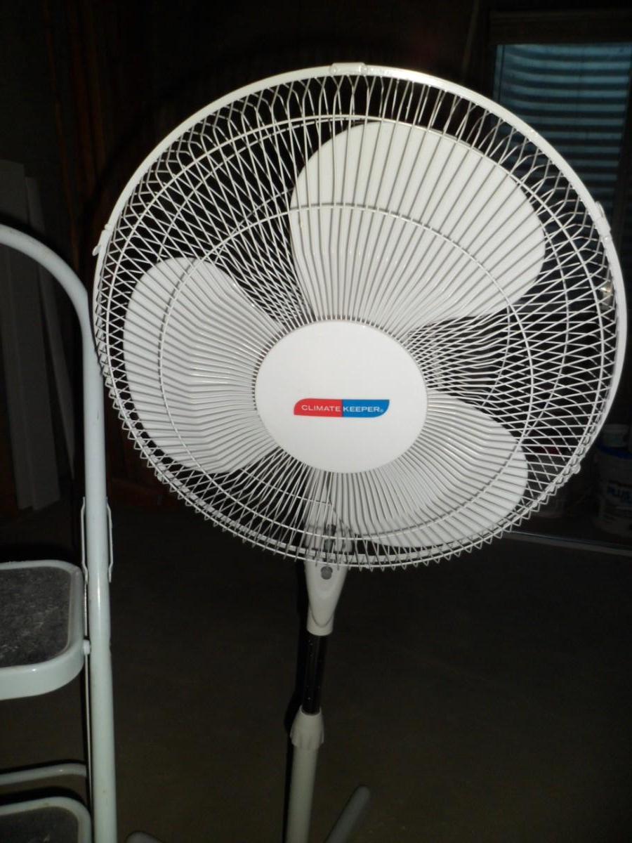 LOT 247 STEP STOOL, FAN, KNEE PAD, DUST PAN AND HAND BROOM (BASEMENT