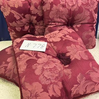 4 Red Pillows