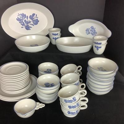 6002 Pfaltzgraff Yorktown Stoneware 53 piece set