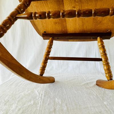 Childrenâ€™s Wood Rocker   (BB-JM)