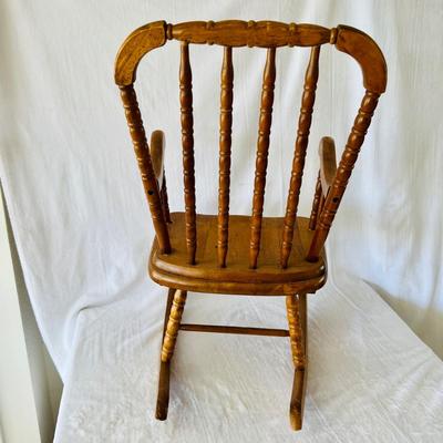 Childrenâ€™s Wood Rocker   (BB-JM)