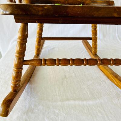 Childrenâ€™s Wood Rocker   (BB-JM)