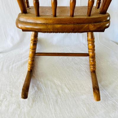 Childrenâ€™s Wood Rocker   (BB-JM)