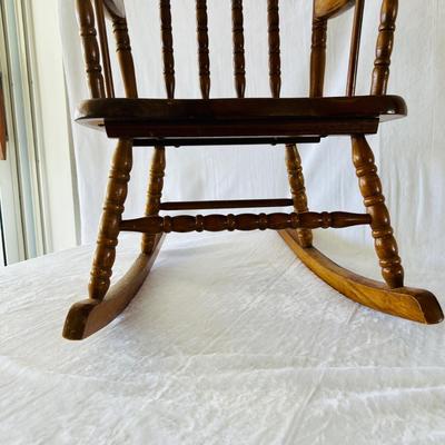 Childrenâ€™s Wood Rocker   (BB-JM)