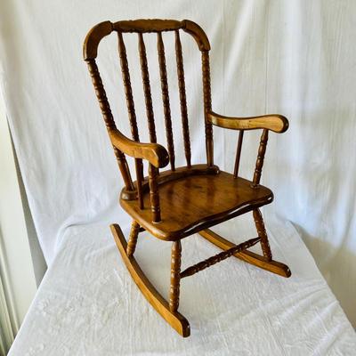 Childrenâ€™s Wood Rocker   (BB-JM)