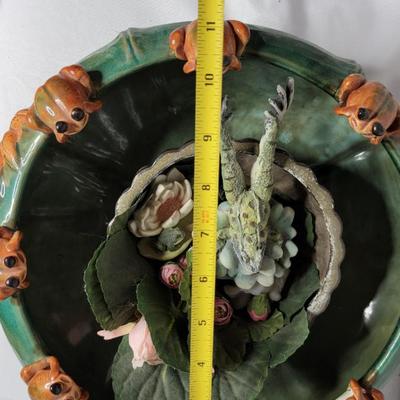 Decorative frog bowl