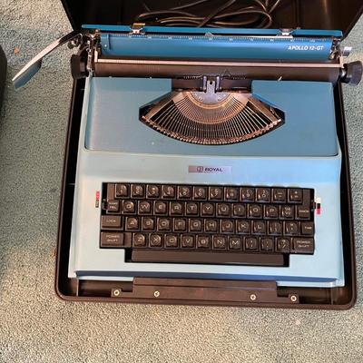 Typewriters Through the Ages  (GR-NM)
