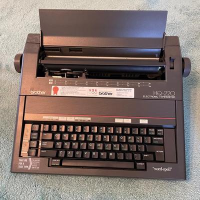 Typewriters Through the Ages  (GR-NM)