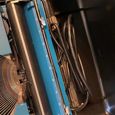 Typewriters Through the Ages  (GR-NM)