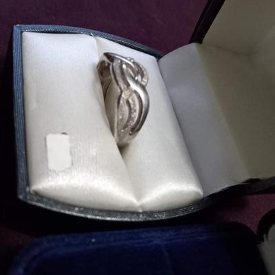 LOT 49  TWO LADIES STERLING SILVER RINGS AND A LIA SOPHIA RING