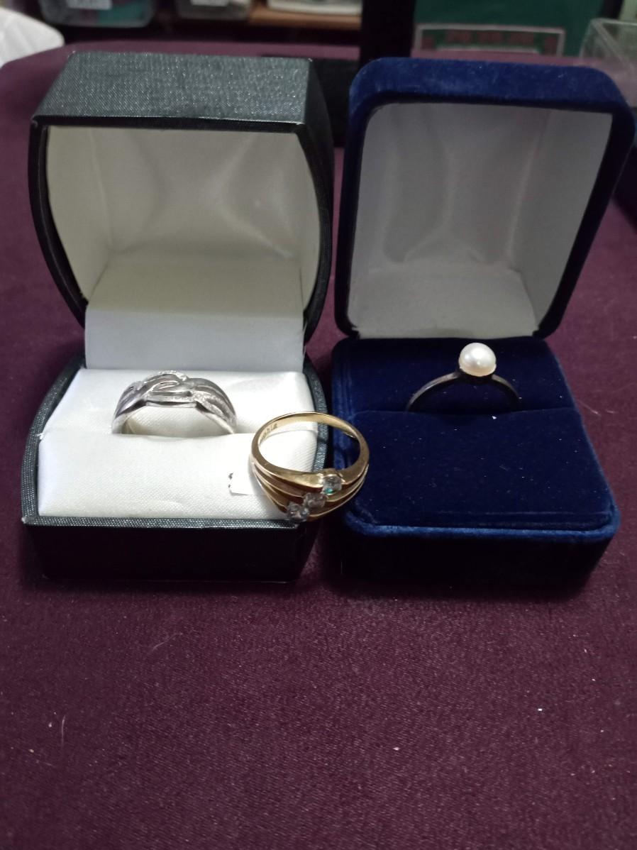 LOT 49 TWO LADIES STERLING SILVER RINGS AND A LIA SOPHIA RING ...