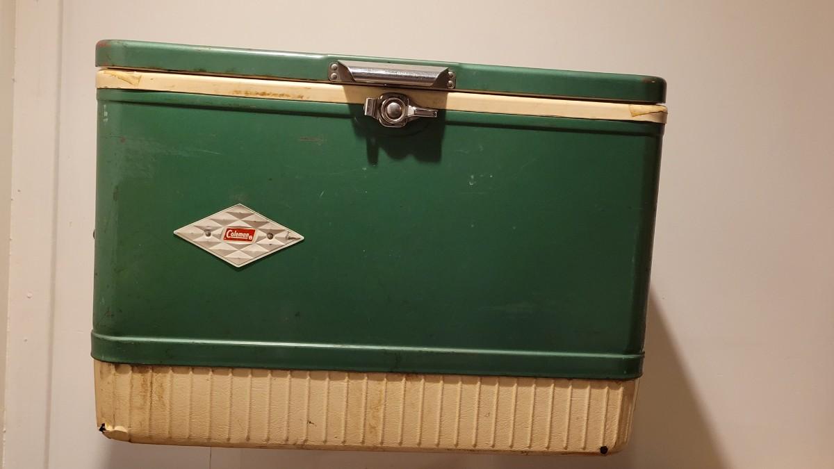 Lot 81: Vintage Green Metal Coleman Cooler with Insert Tray
