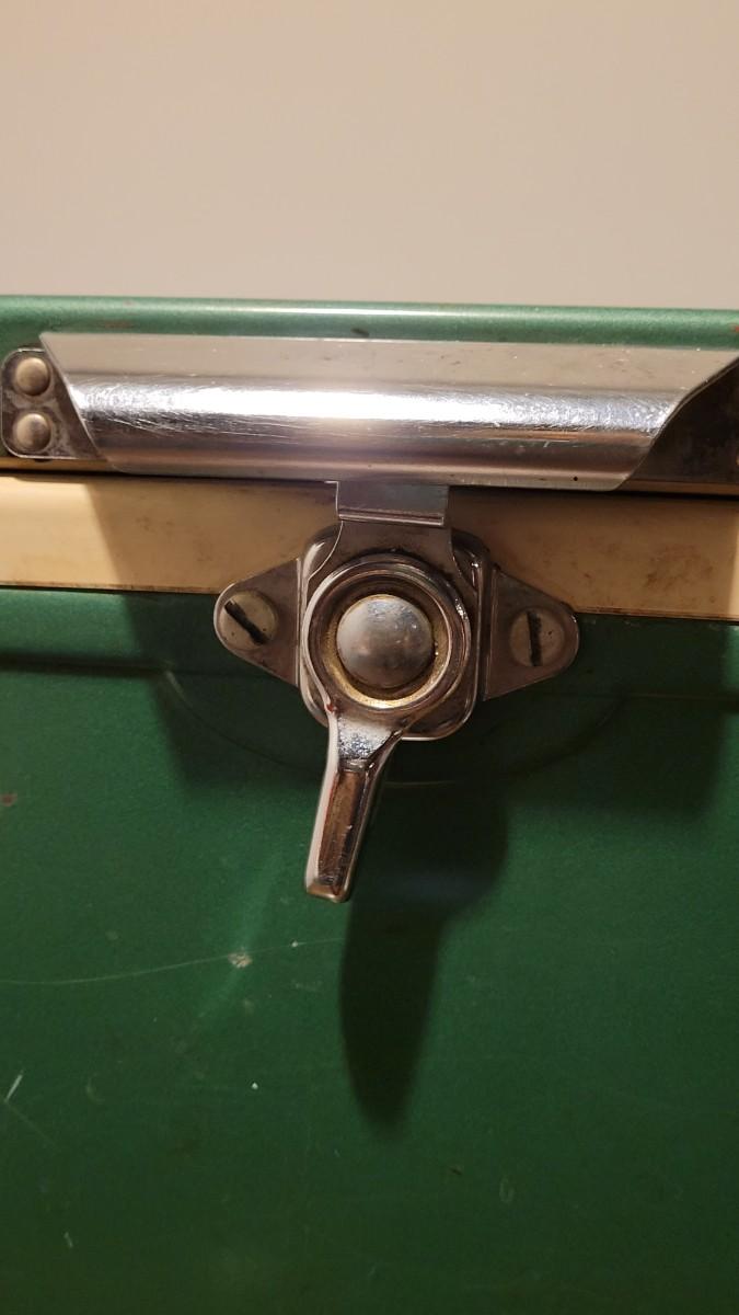 Lot 81 Vintage Green Metal Coleman Cooler with Insert Tray & Containers